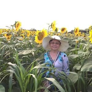 Meet your Posher, Laura